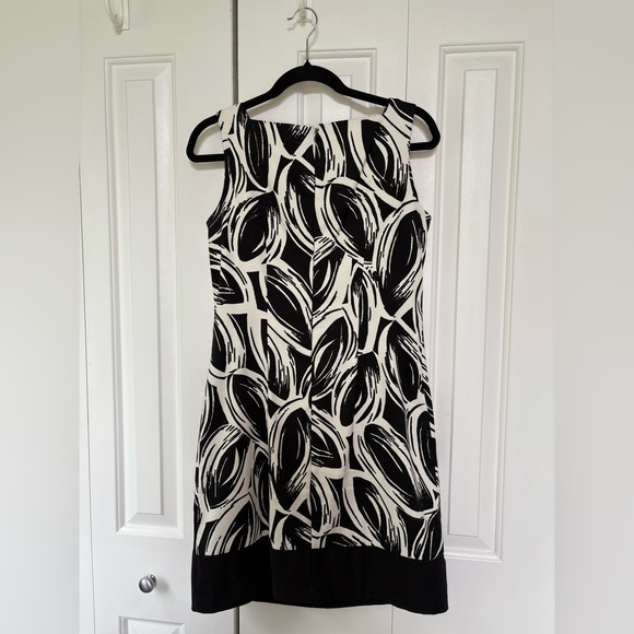 AGB - Black and White Patterned Dress - Size 8 - Picture 3 of 15